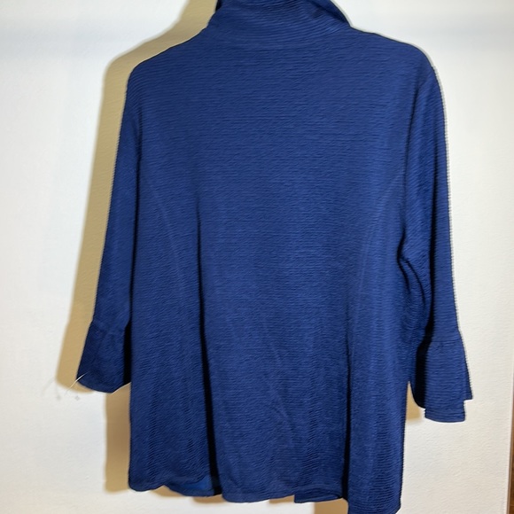 Collection Women’s Top - Picture 3 of 4